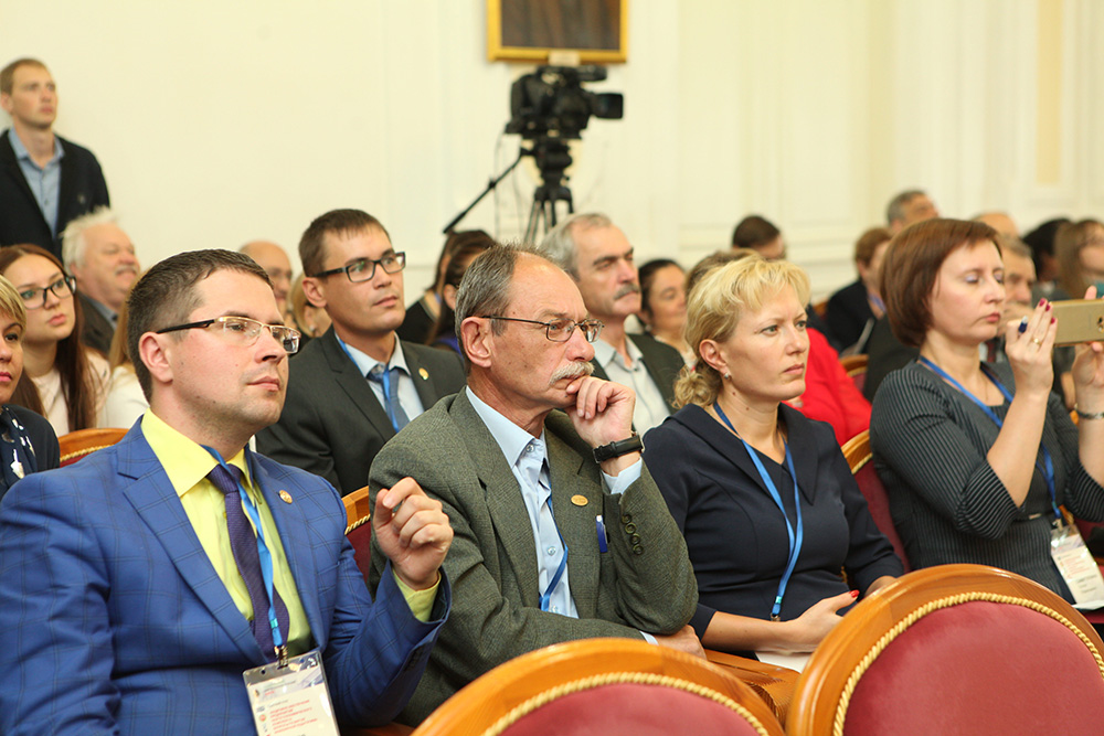 круглый стол